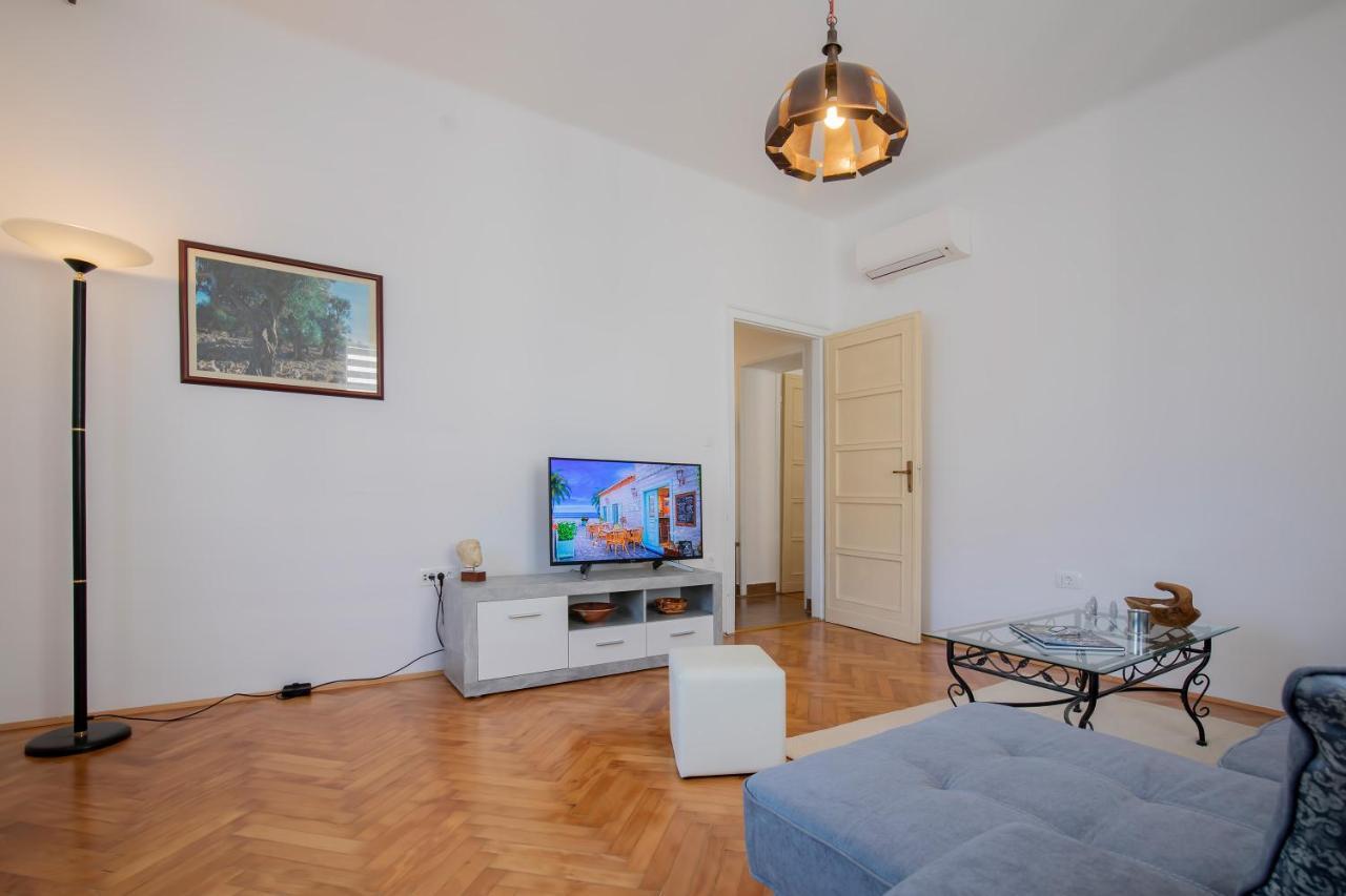 Amphitheater Apartment Pula Eksteriør billede