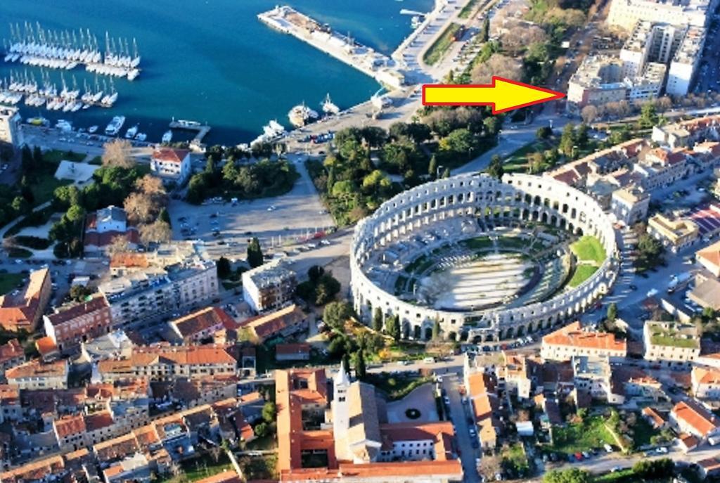 Amphitheater Apartment Pula Eksteriør billede
